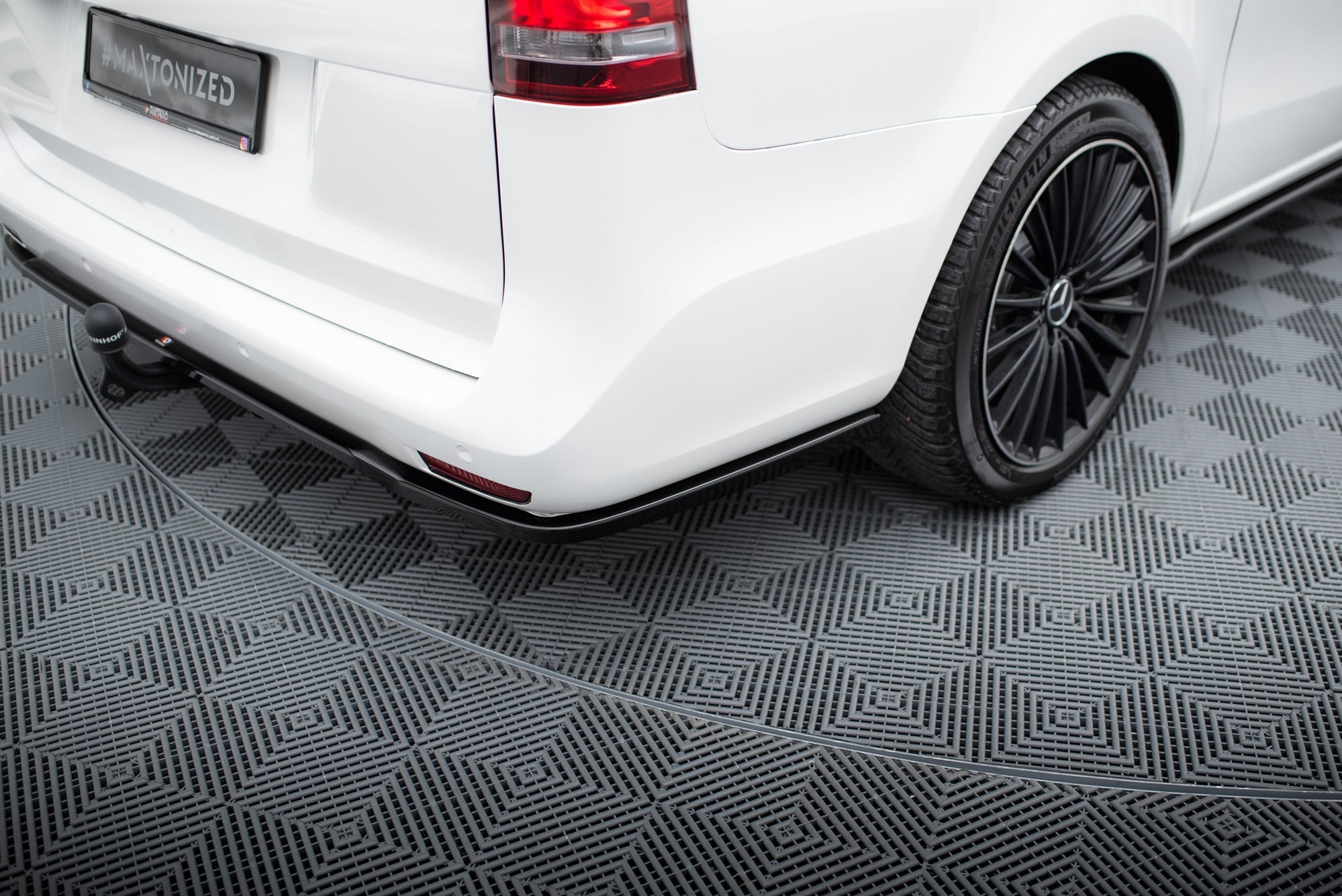 Splitter trasero Mercedes-Benz Vito Extra Long W447 (con barras verticales)