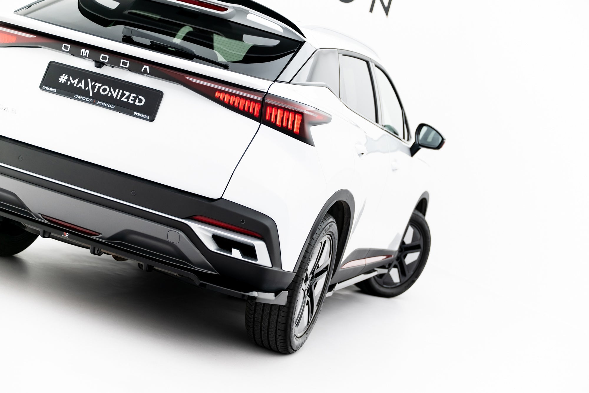 Splitter trasero Omoda 5 Mk1 (con barras verticales)