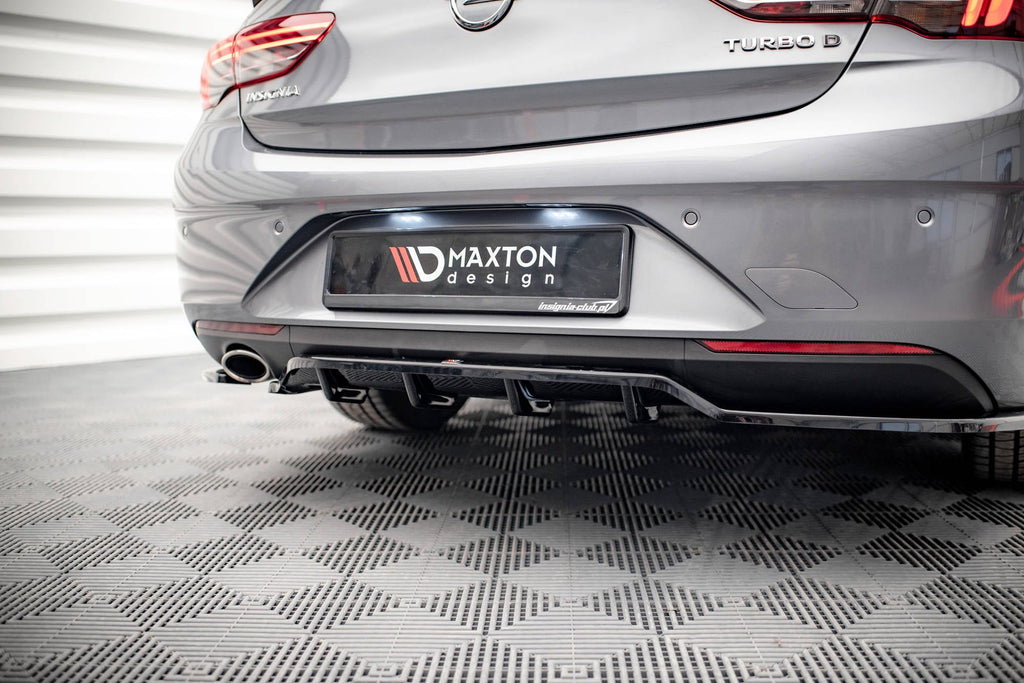 Splitter trasero Opel Insignia Mk2 (con barras verticales)