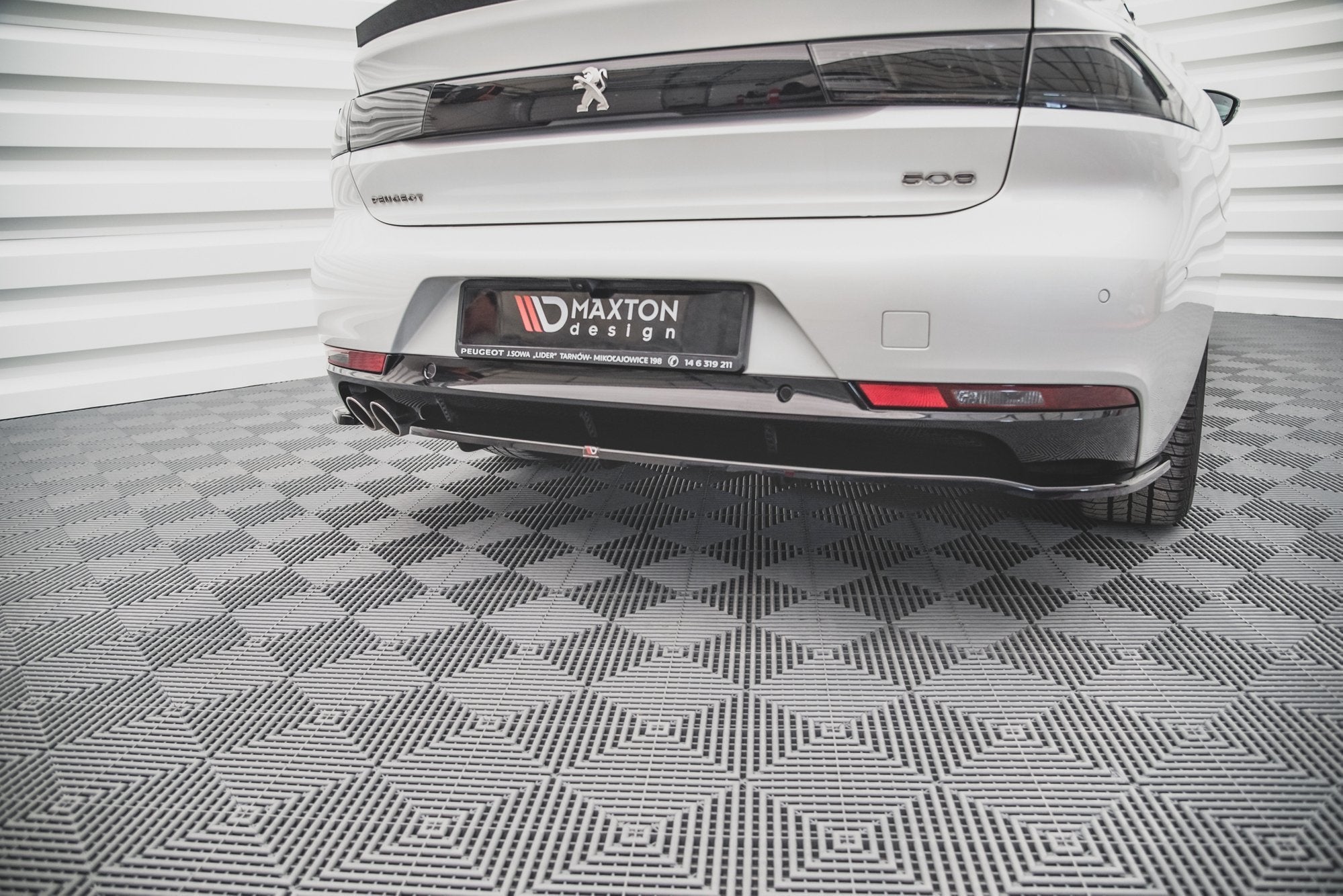 Splitter trasero Peugeot 508 Diesel Mk2 (con barras verticales)