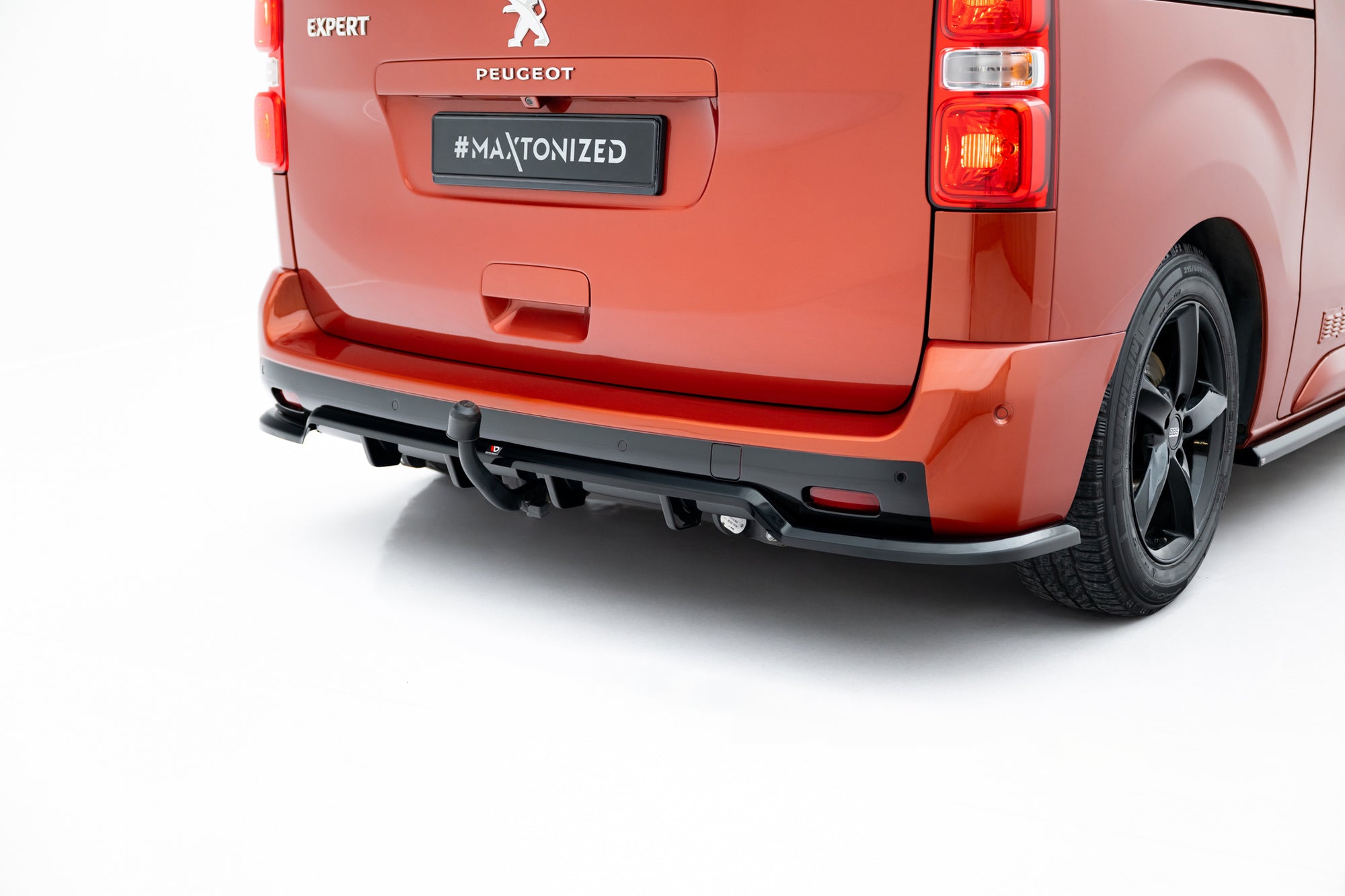 Splitter trasero Peugeot Expert Mk3 (con barras verticales)
