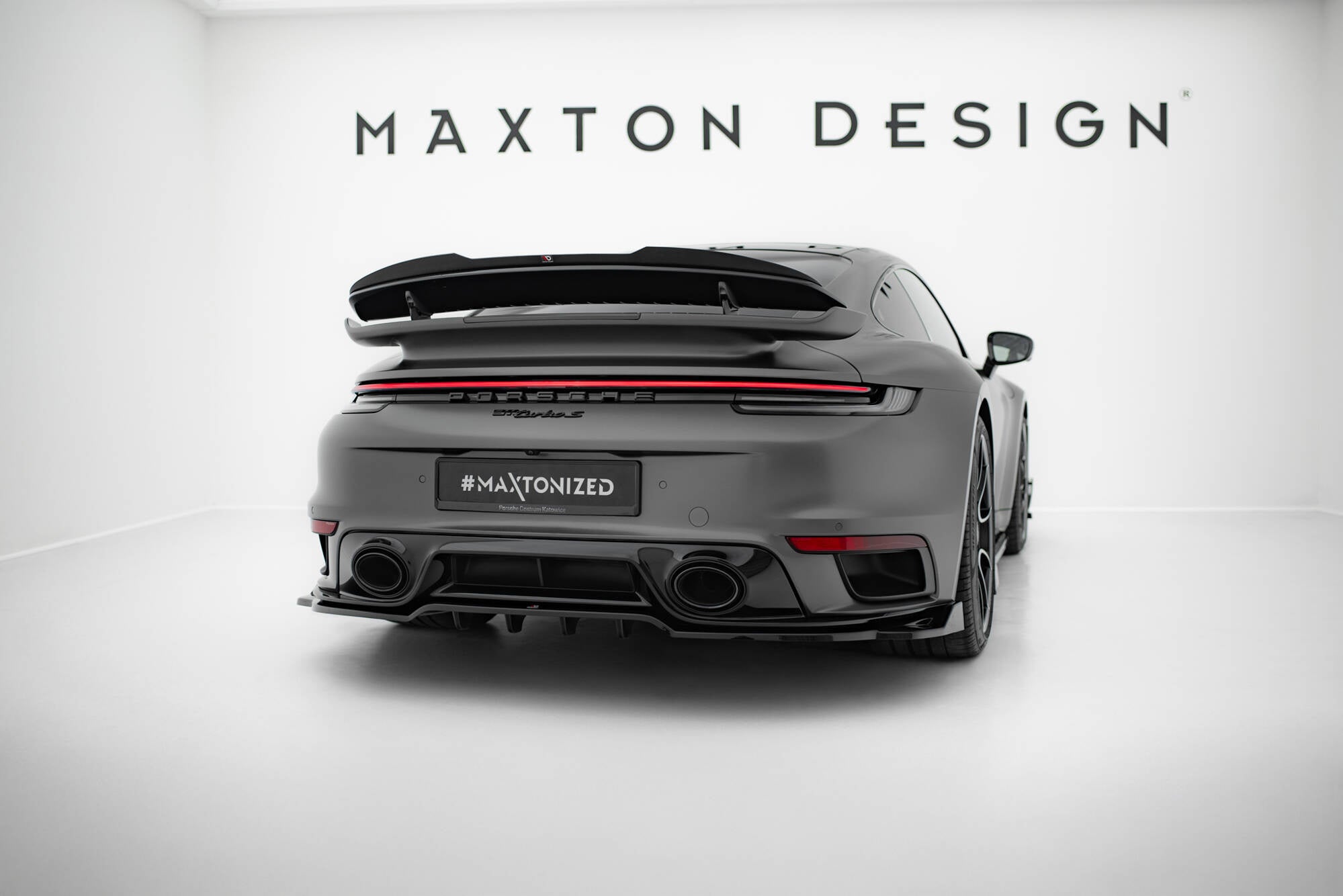 Splitter trasero Porsche 911 Turbo S Sport Package 992 (con barras verticales)