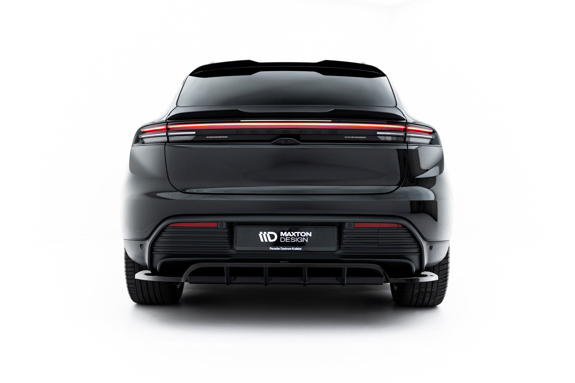 Splitter trasero Porsche Macan EV Mk1 (con barras verticales)