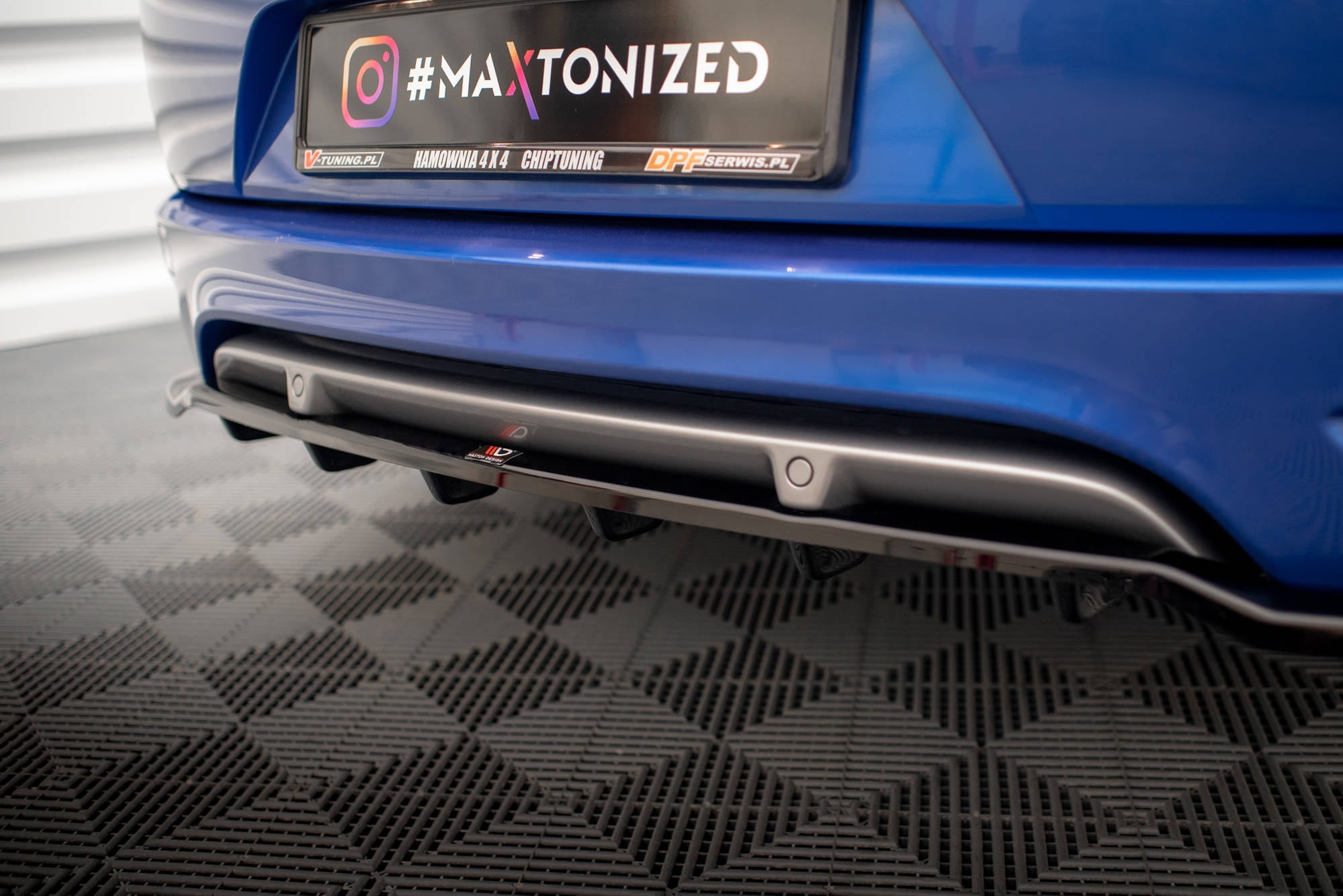 Splitter trasero Renault Mégane GT Line Grandtour Mk3 Facelift (con barras verticales)