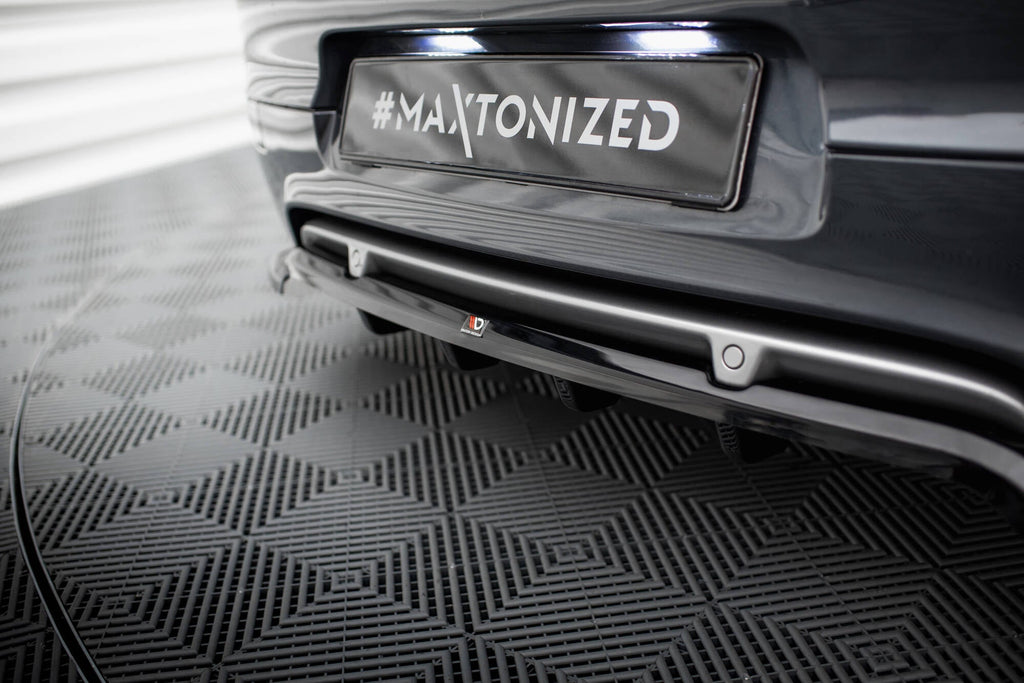 Splitter trasero Renault Mégane GT Mk3 Facelift (con barras verticales)