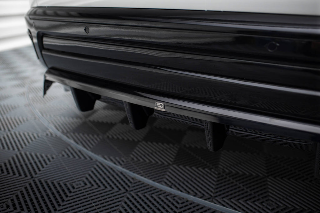 Splitter trasero Rolls-Royce Cullinan Mk1 (con barras verticales)