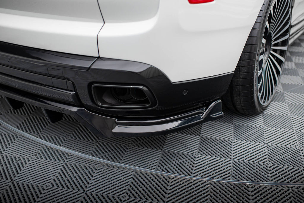 Splitter trasero Rolls-Royce Cullinan Mk1 (con barras verticales)