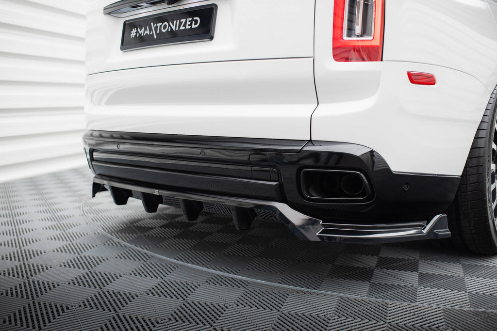 Splitter trasero Rolls-Royce Cullinan Mk1 (con barras verticales)