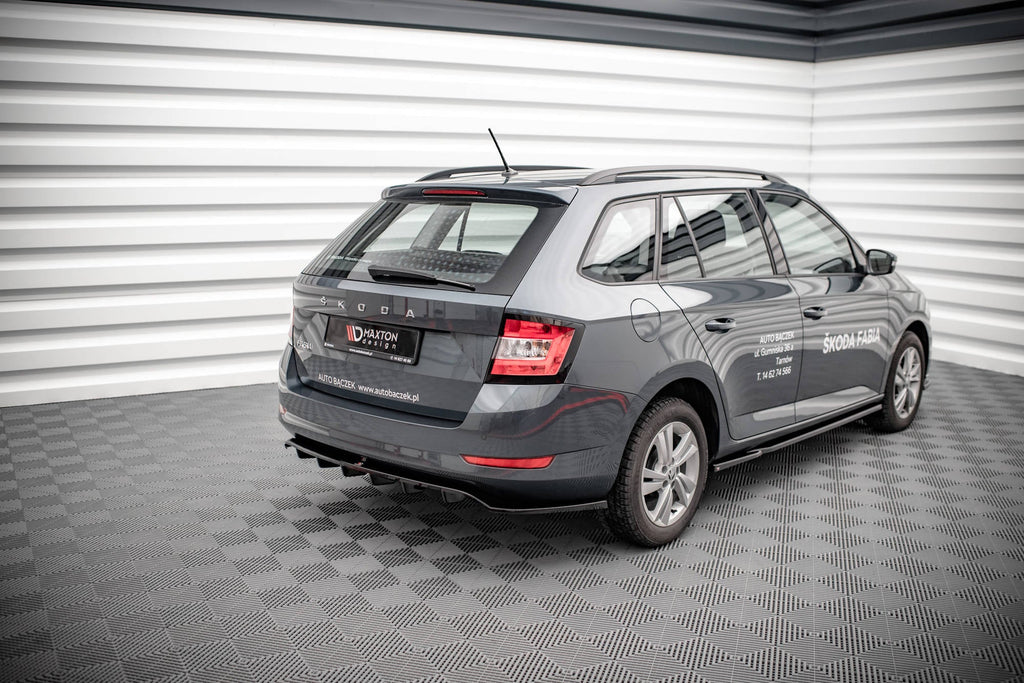 Splitter trasero Skoda Fabia Combi Mk3 Facelift (con barras verticales)