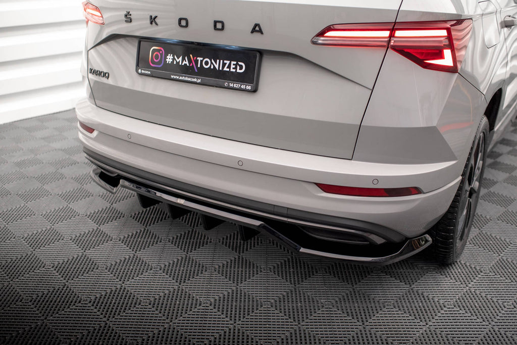 Splitter trasero Skoda Karoq Sportline Mk1 Facelift (con barras verticales)