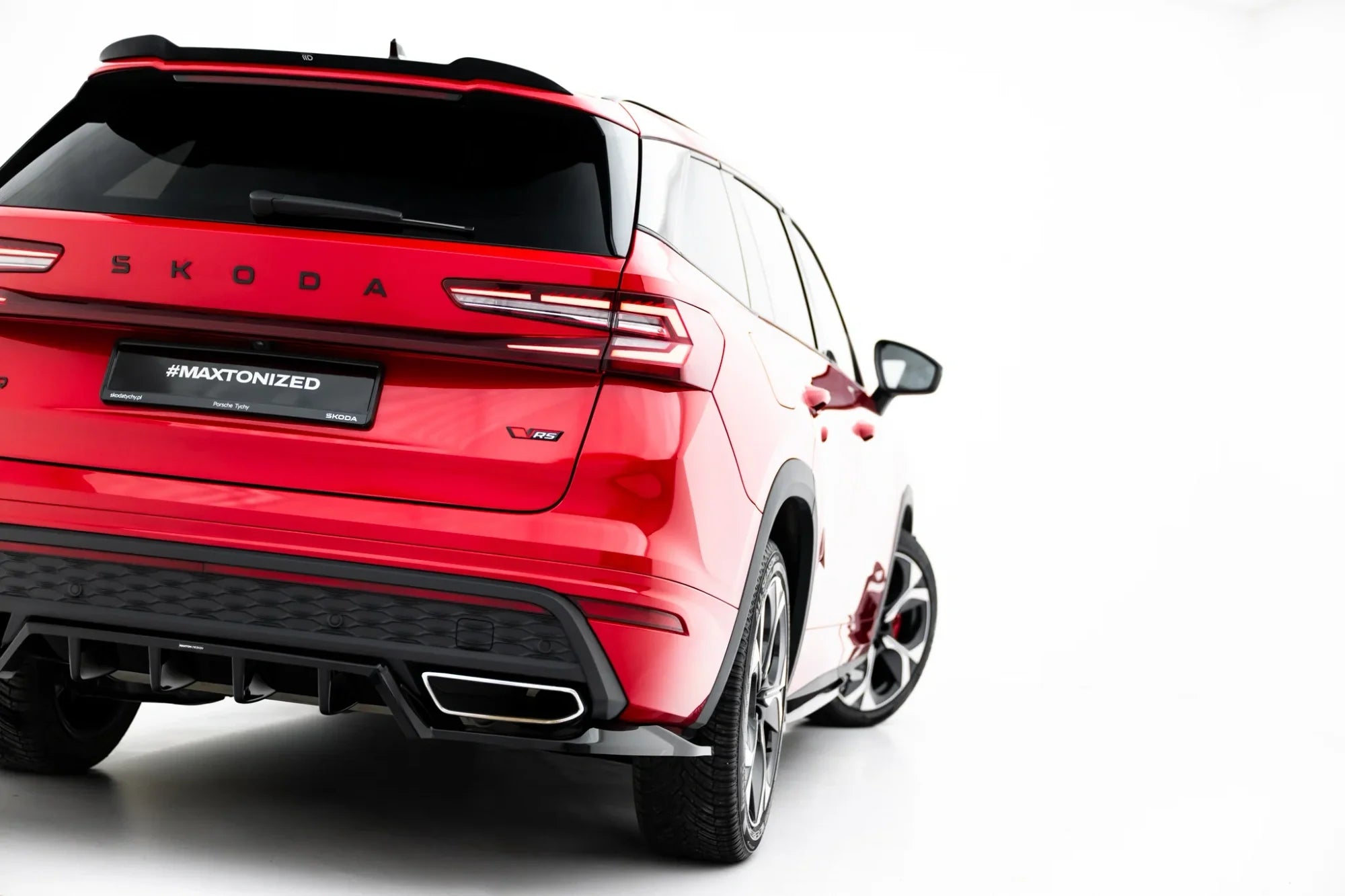 Splitter trasero Skoda Kodiaq RS Mk2 (con barras verticales)