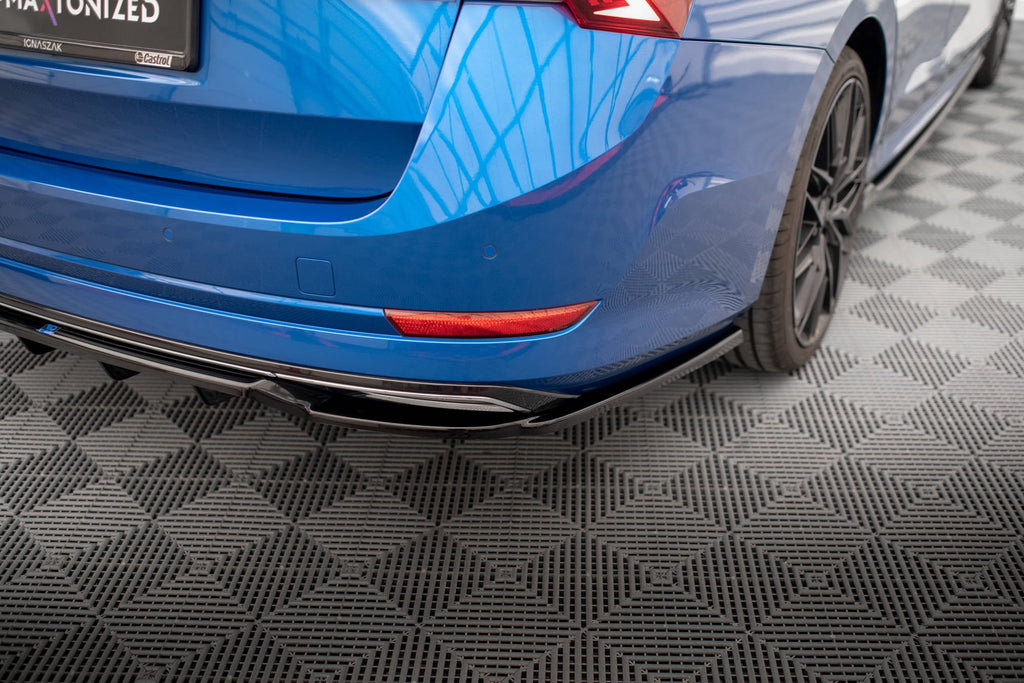 Splitter trasero Skoda Octavia Sportline Mk4 (con barras verticales)