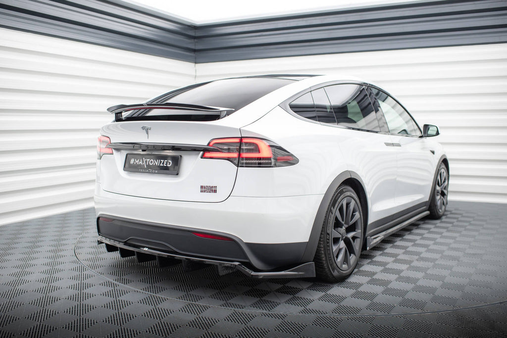 Splitter trasero Tesla Model X Mk1 Facelift (con barras verticales)