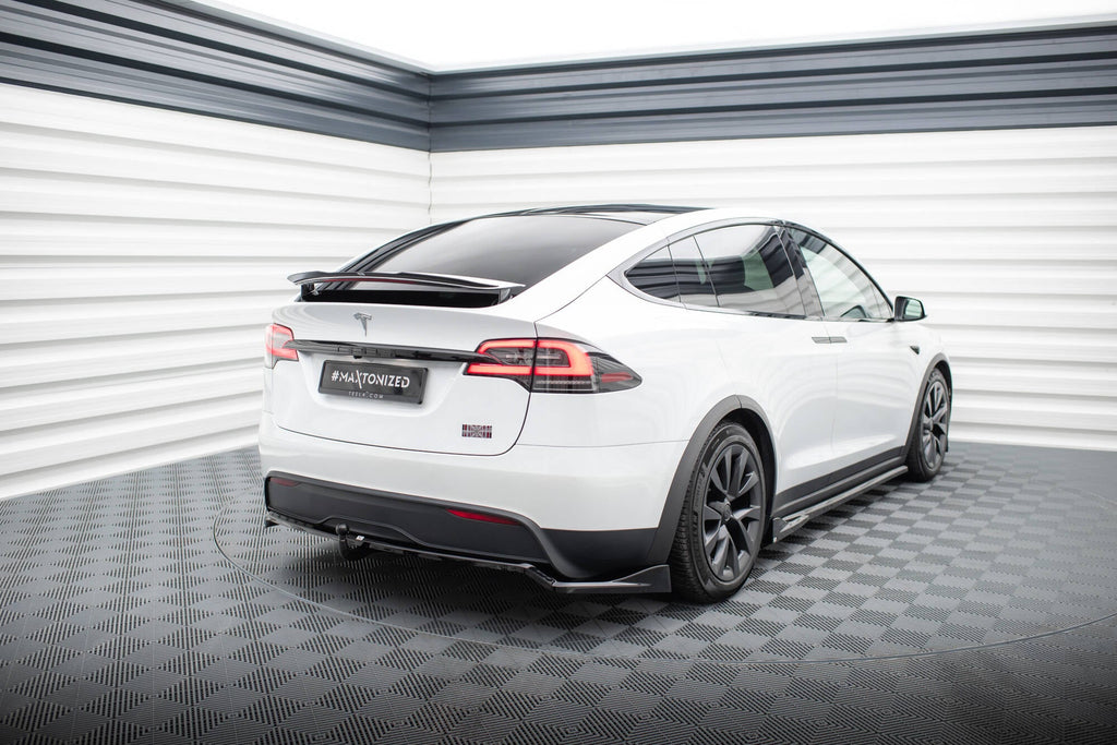 Splitter trasero Tesla Model X Mk1 Facelift (con barras verticales)