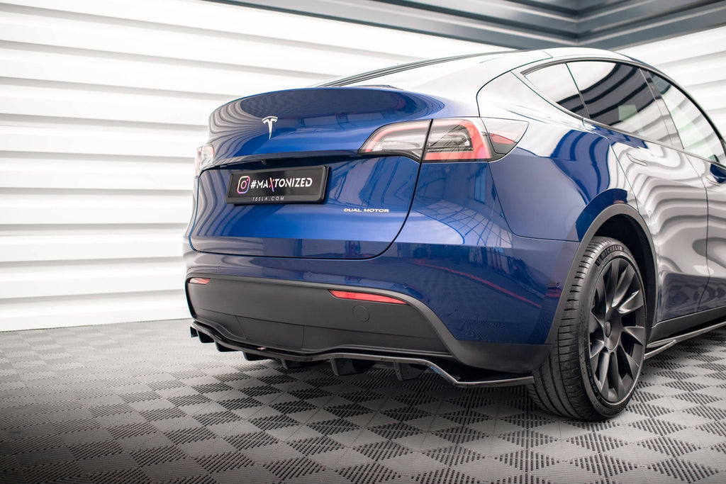 Splitter trasero Tesla Model Y Mk1 (con barras verticales)