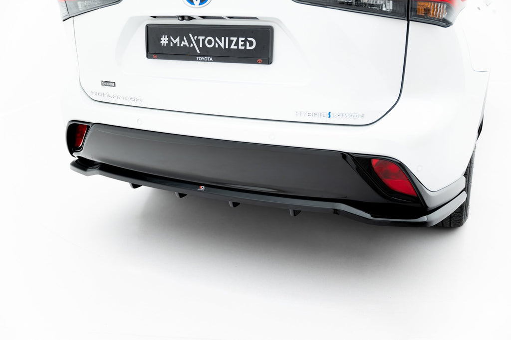 Splitter trasero Toyota Highlander Mk4 (con barras verticales)