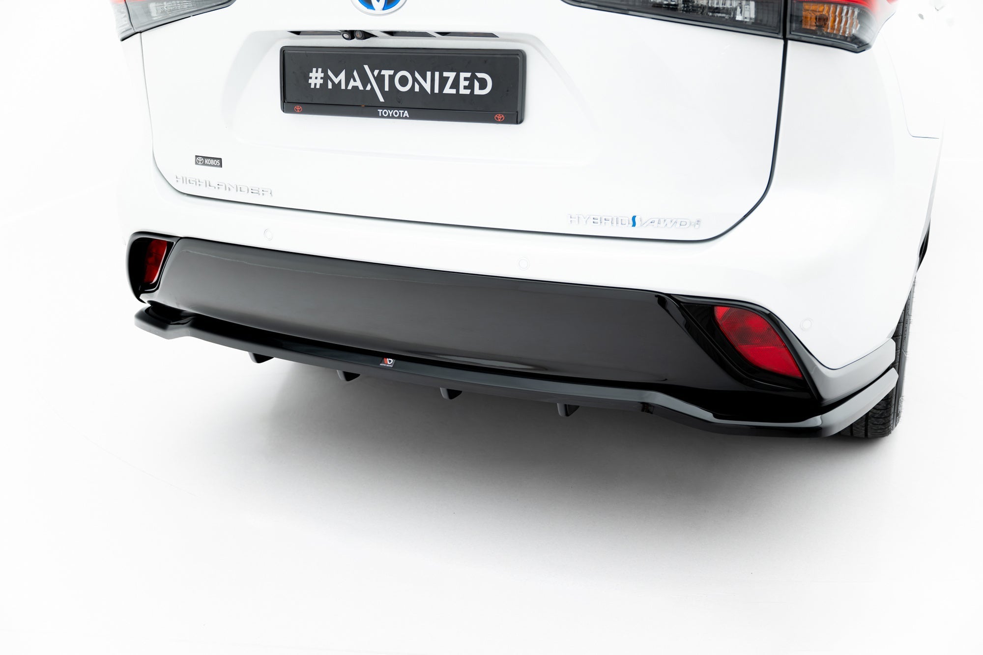 Splitter trasero Toyota Highlander Mk4 (con barras verticales)