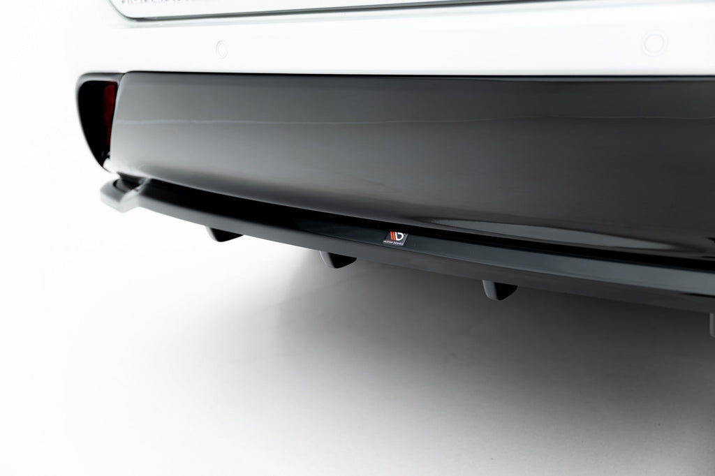 Splitter trasero Toyota Highlander Mk4 (con barras verticales)