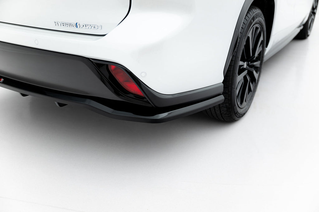 Splitter trasero Toyota Highlander Mk4 (con barras verticales)