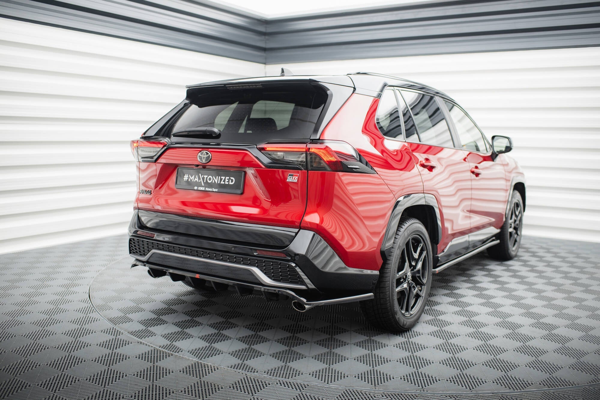 Splitter trasero Toyota RAV4 GR Sport Mk5 (con barras verticales)