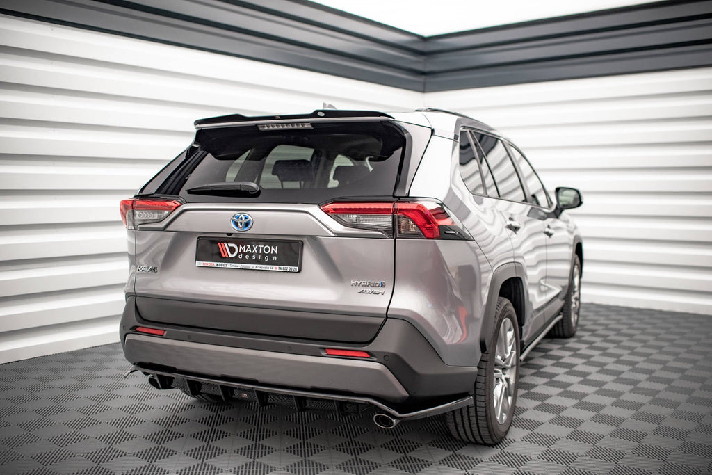 Splitter trasero Toyota RAV4 Mk5 (con barras verticales)