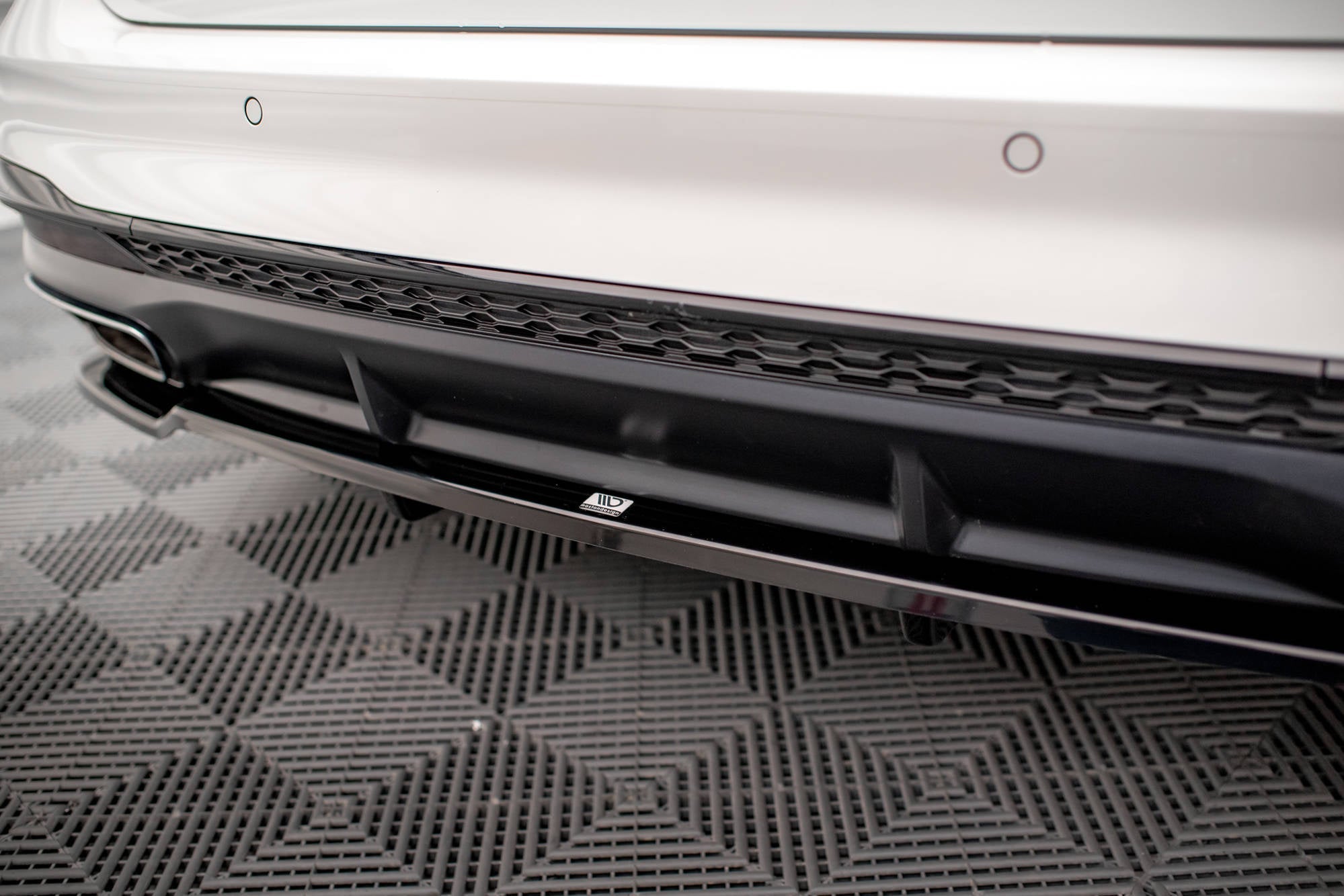 Splitter trasero V.1 Audi A4 S-Line B9 Facelift (con barras verticales)