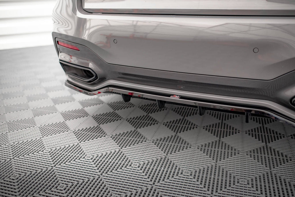 Splitter trasero V.1 BMW Serie 7 M-Pack G11 G12 Facelift (con barras verticales)
