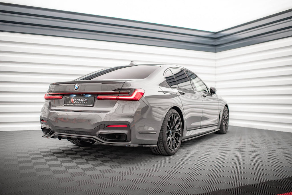 Splitter trasero V.1 BMW Serie 7 M-Pack G11 G12 Facelift (con barras verticales)