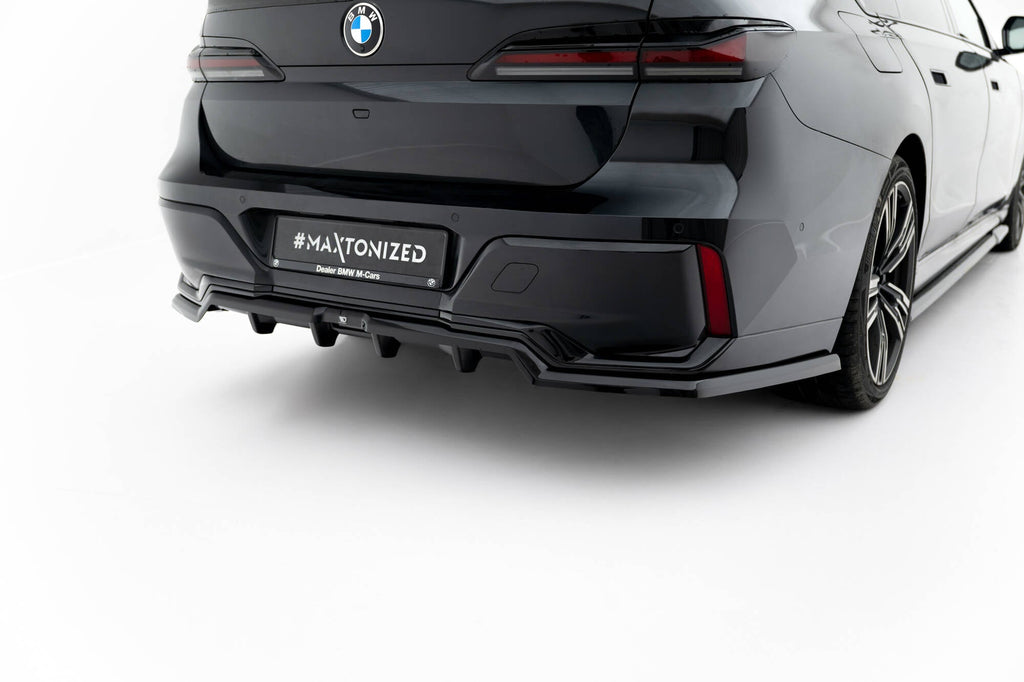 Splitter trasero V.1 BMW Serie 7 M-Pack G70 (con barras verticales)