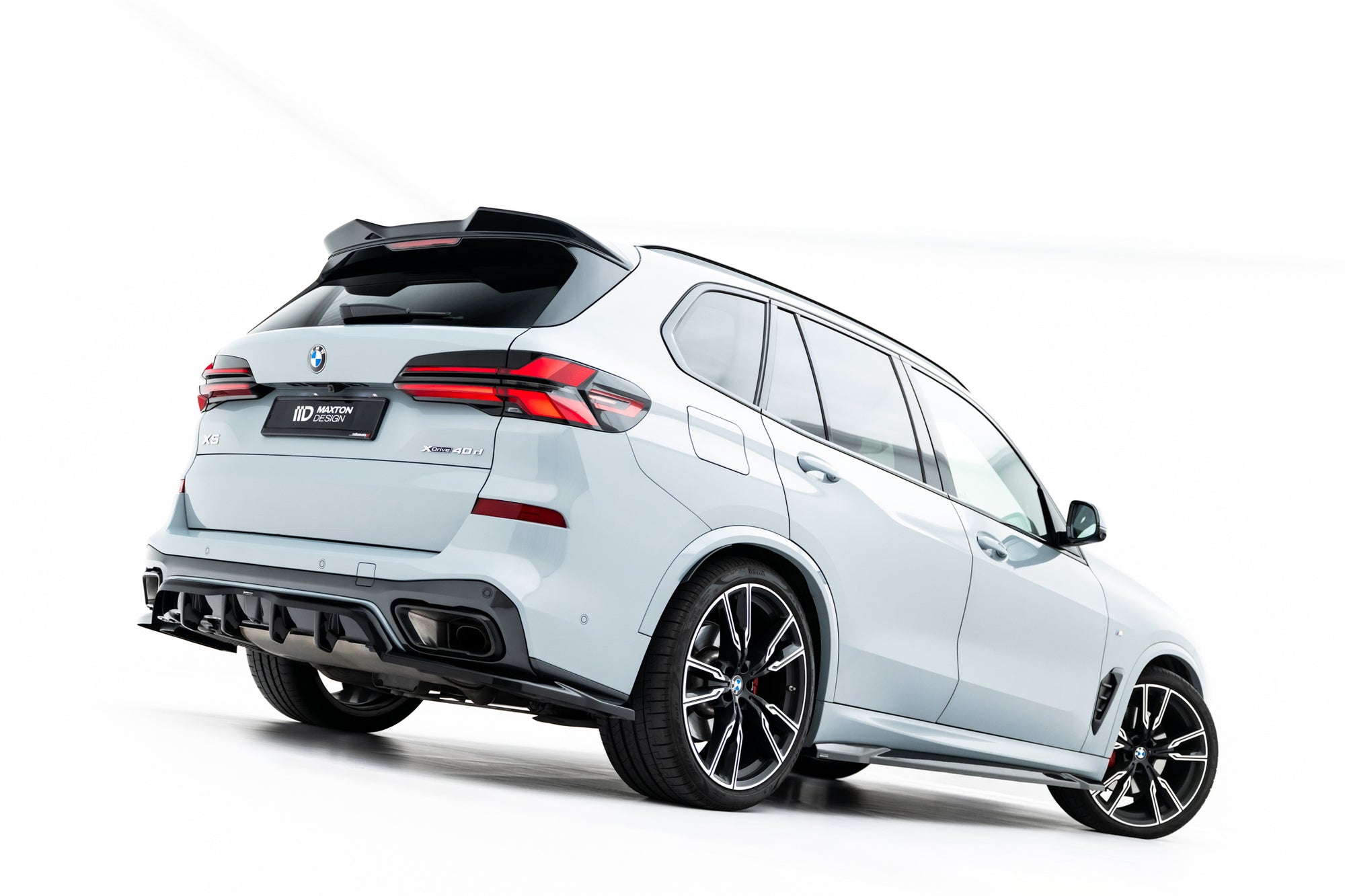 Splitter trasero V.1 BMW X5 M-Pack G05 Facelift (con barras verticales)