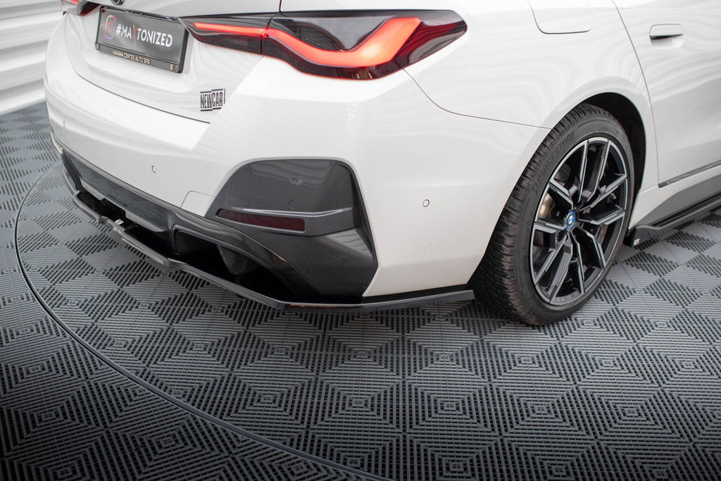 Splitter trasero V.1 BMW I4 M-Pack G26 (con barras verticales)