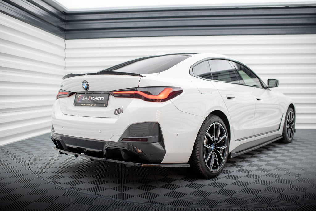 Splitter trasero V.1 BMW I4 M-Pack G26 (con barras verticales)
