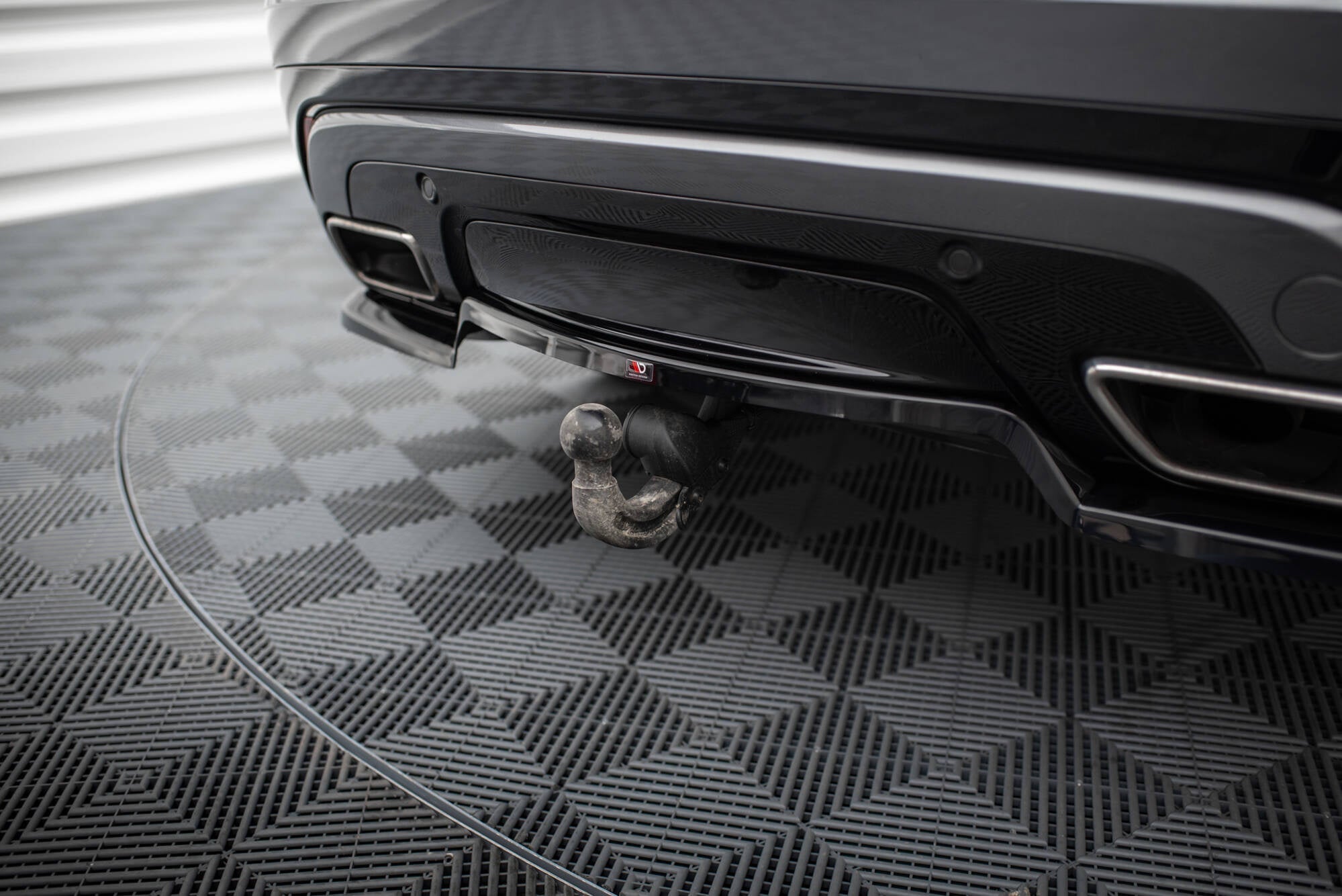 Splitter trasero V.1 Land Rover Range Rover Velar R-Dynamic Mk1 (con barras verticales)