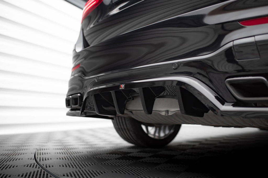 Splitter trasero V.1 Mercedes-AMG GLC 63 SUV X253 (con barras verticales)
