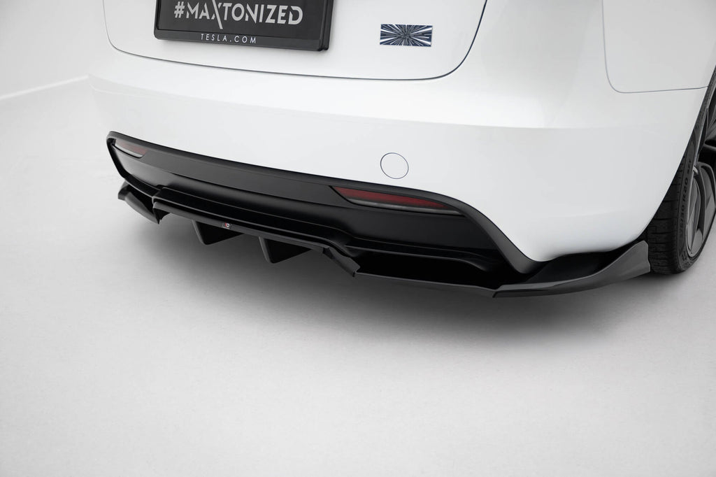 Splitter trasero V.1 Tesla Model 3 Performance Mk1 Facelift (con barras verticales)
