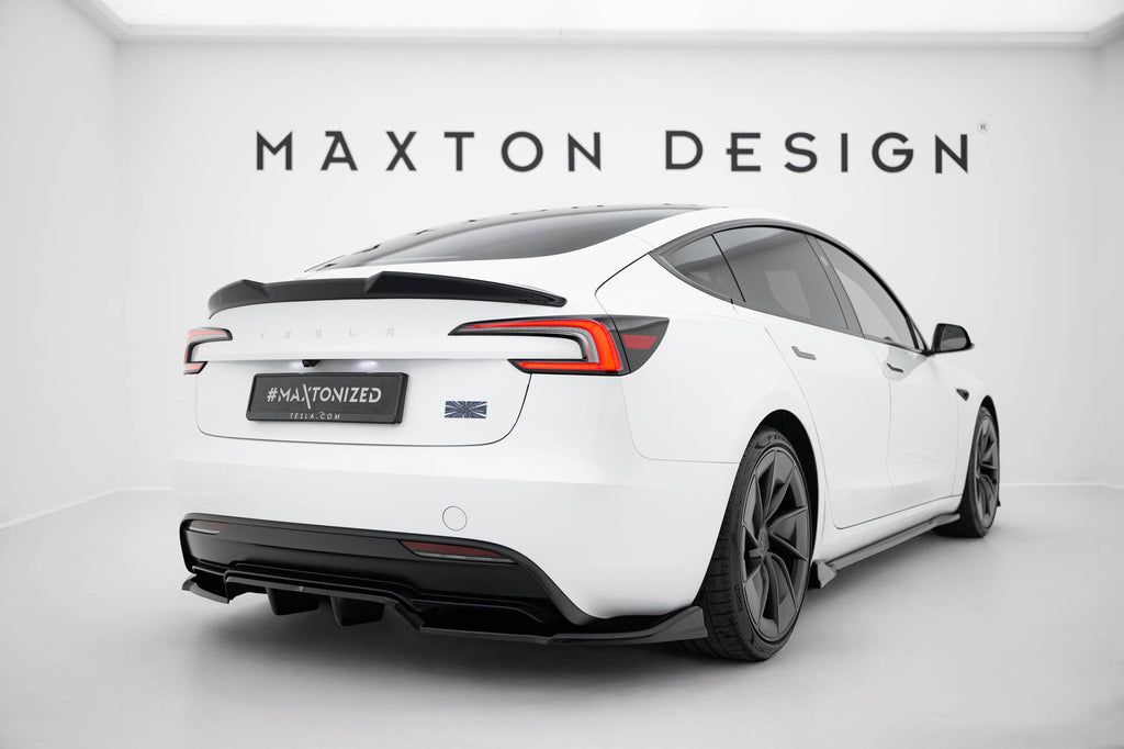 Splitter trasero V.1 Tesla Model 3 Performance Mk1 Facelift (con barras verticales)