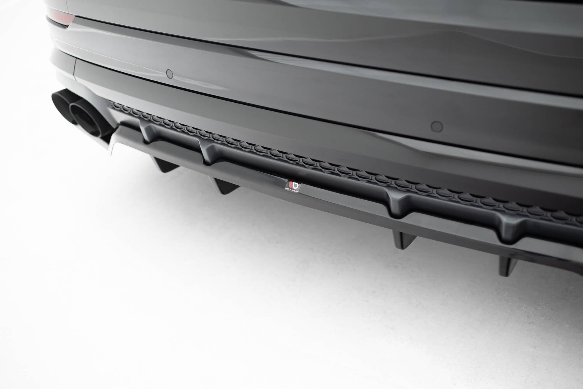 Splitter trasero V.2 Audi SQ8 Q8 S-Line Mk1 Facelift (con barras verticales)