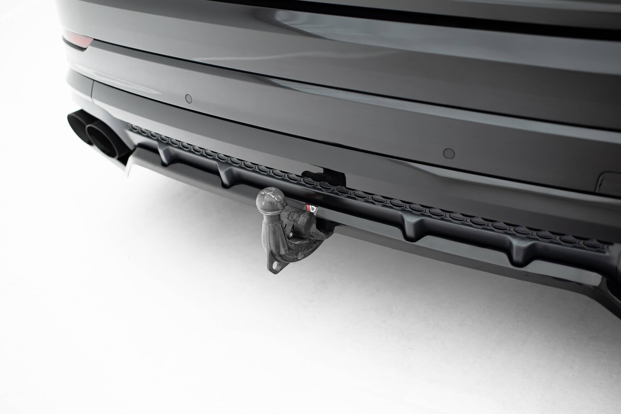 Splitter trasero V.2 Audi SQ8 Q8 S-Line Mk1 Facelift (con barras verticales)