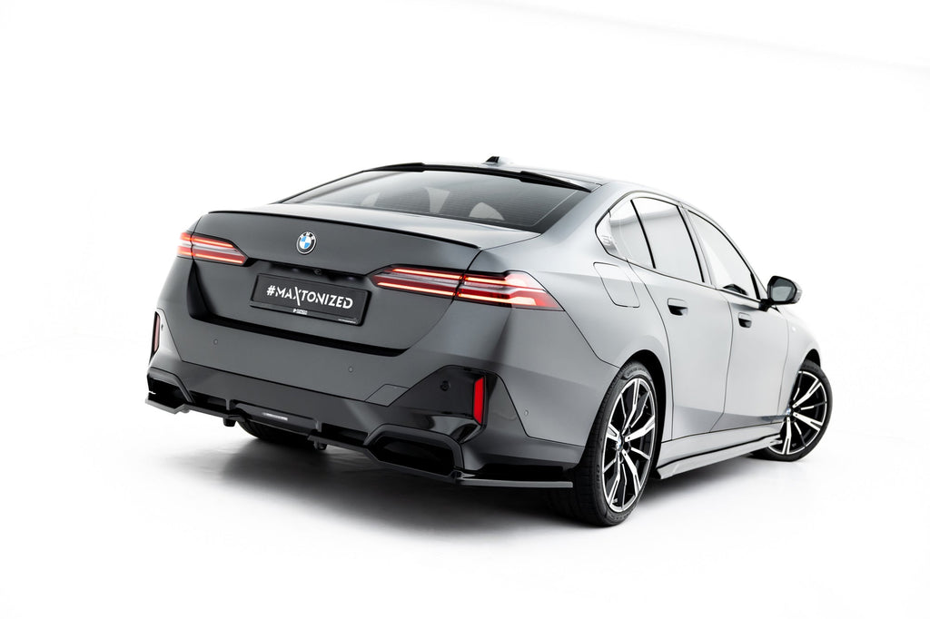Rear Splitter V.2 BMW 5 Series i5 M-Pack Sedan / Touring G60 G61 (with vertical bars)