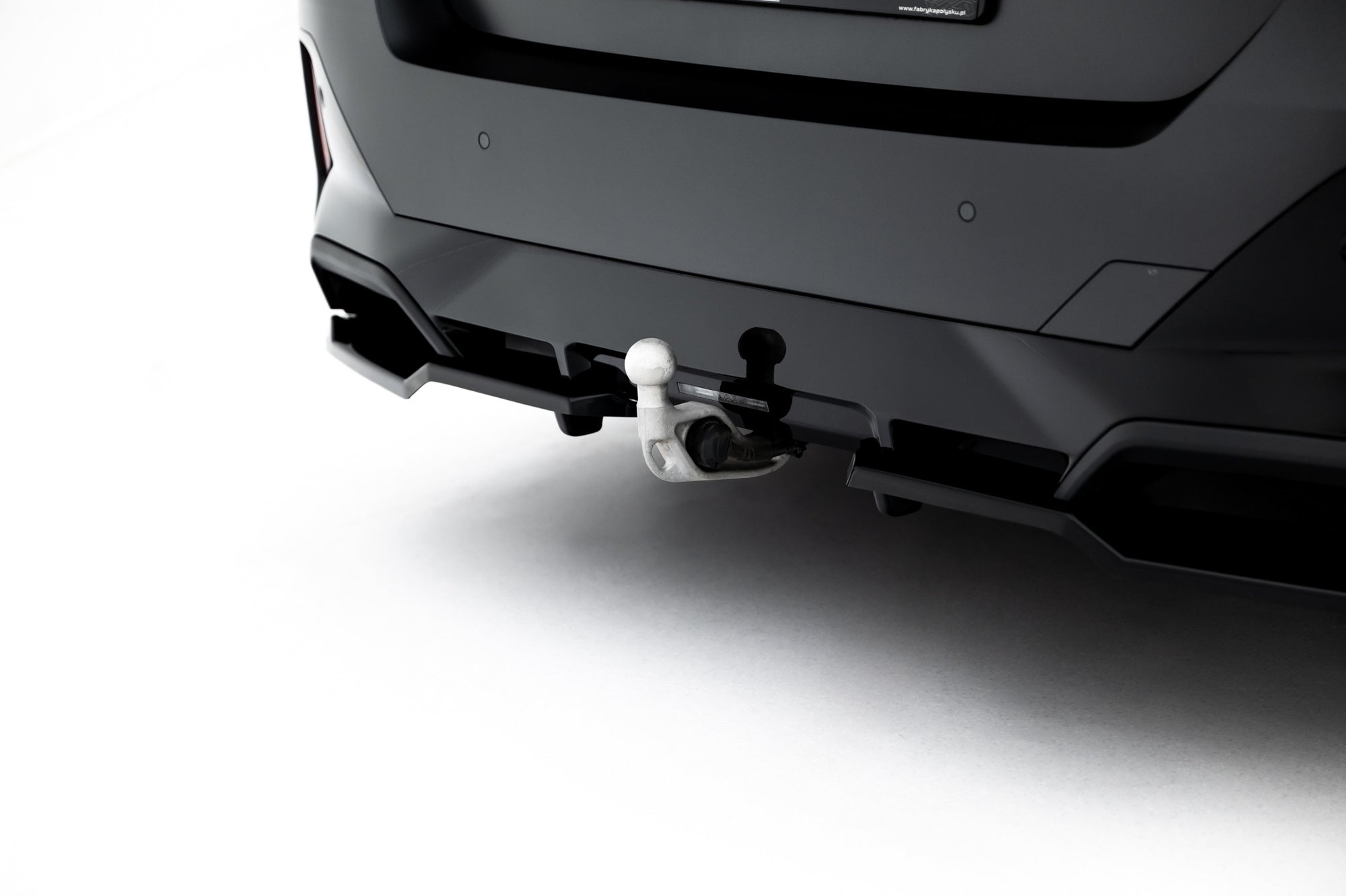 Splitter trasero V.2 BMW Serie 5 i5 M-Pack Berlina / Touring G60 G61 (con barras verticales)