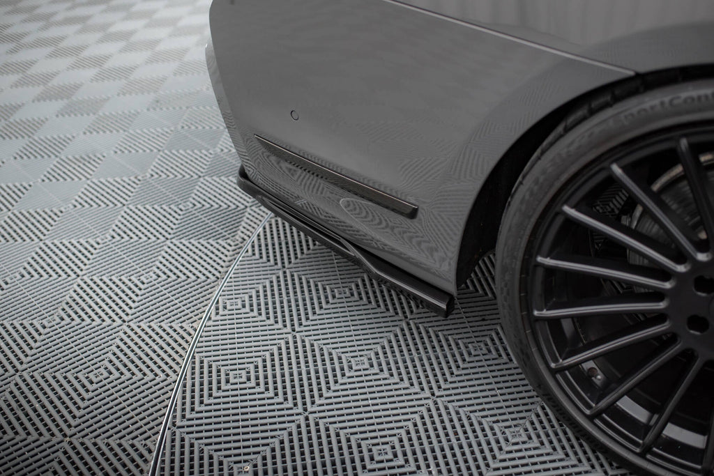 Splitter trasero V.2 BMW 7 M-Pack G11 G12 Facelift (con barras verticales)