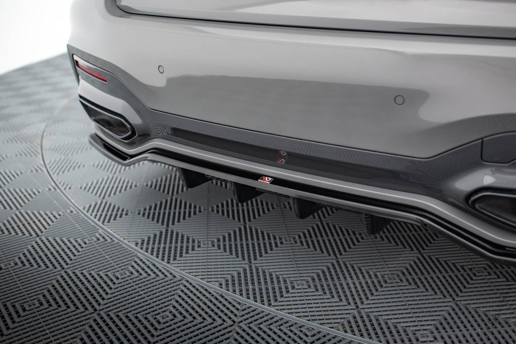 Splitter trasero V.2 BMW 7 M-Pack G11 G12 Facelift (con barras verticales)