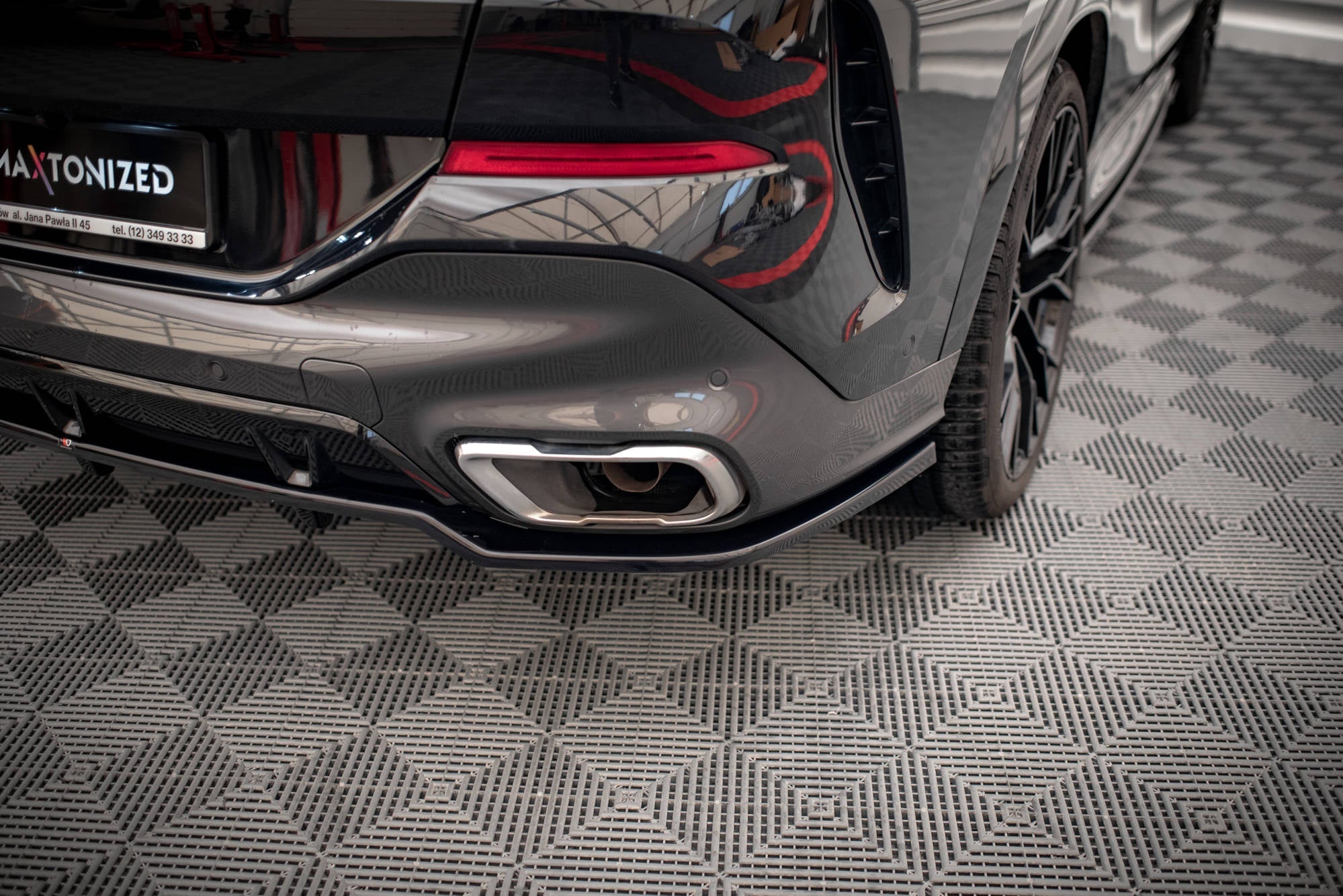 Splitter trasero V.2 BMW X6 M-Pack G06 (con barras verticales)