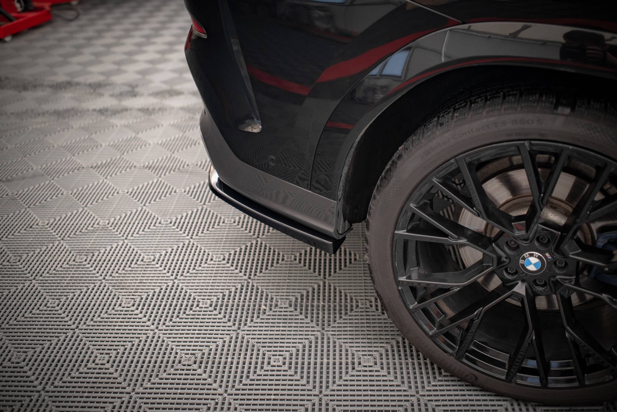 Splitter trasero V.2 BMW X6 M-Pack G06 (con barras verticales)