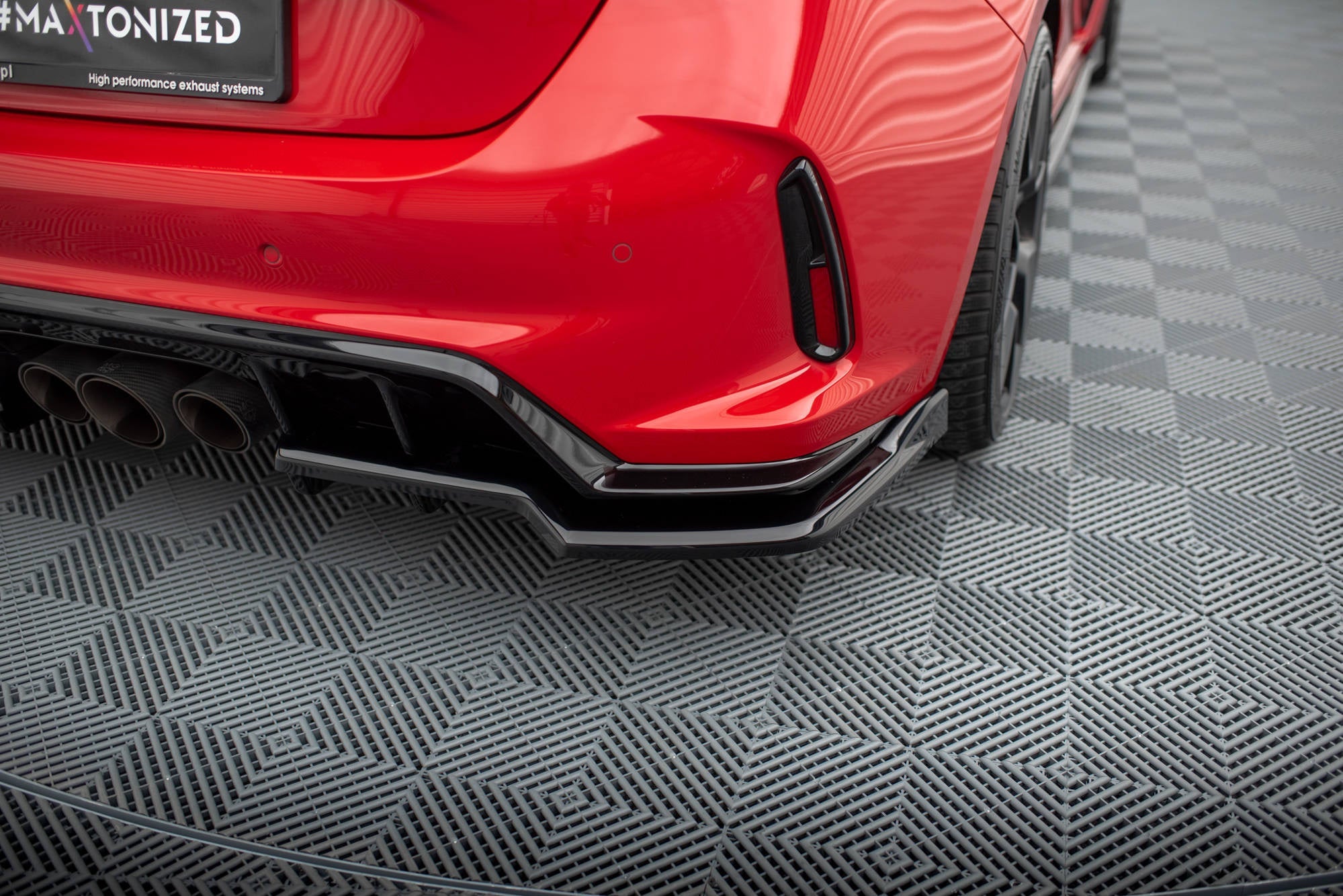 Splitter trasero V.2 Honda Civic Type-R Mk11 (con barras verticales)