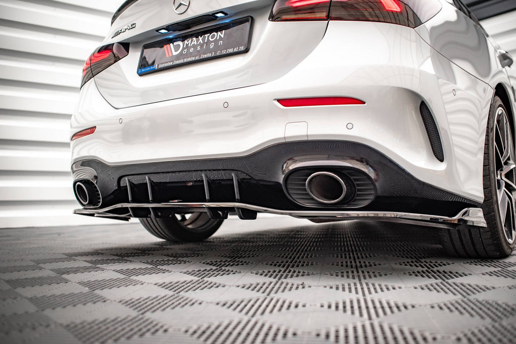 Splitter trasero V.2 Mercedes Clase A 35 AMG Sedán V177 (con barras verticales)