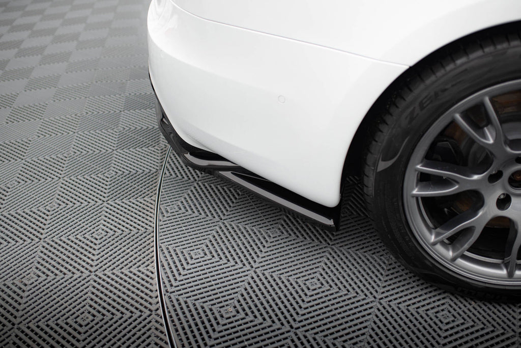 Rear Splitter V.2 Tesla Model S Plaid Mk1 Facelift (with vertical bars)