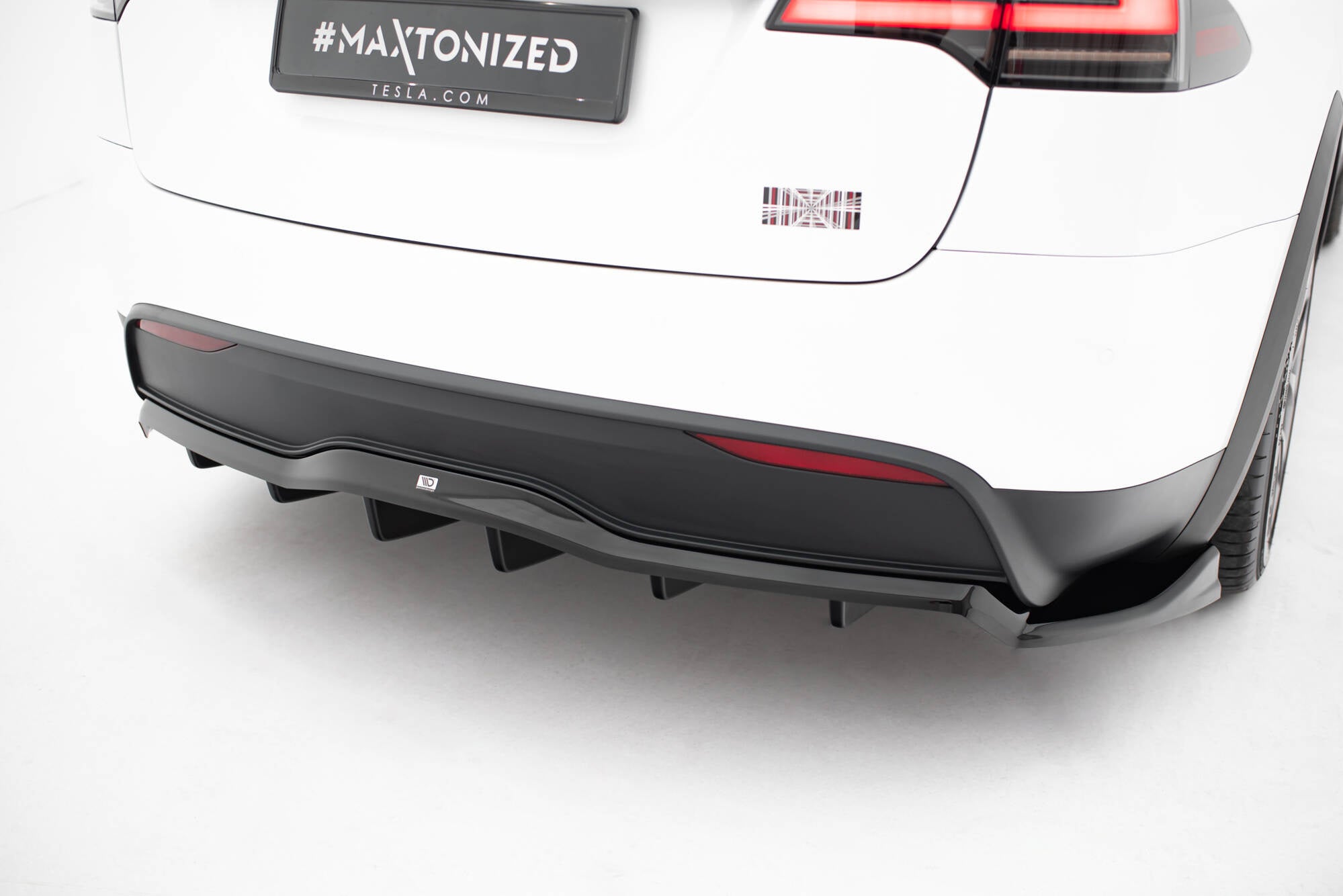 Splitter trasero V.2 Tesla Model X Mk1 Facelift (con barras verticales)