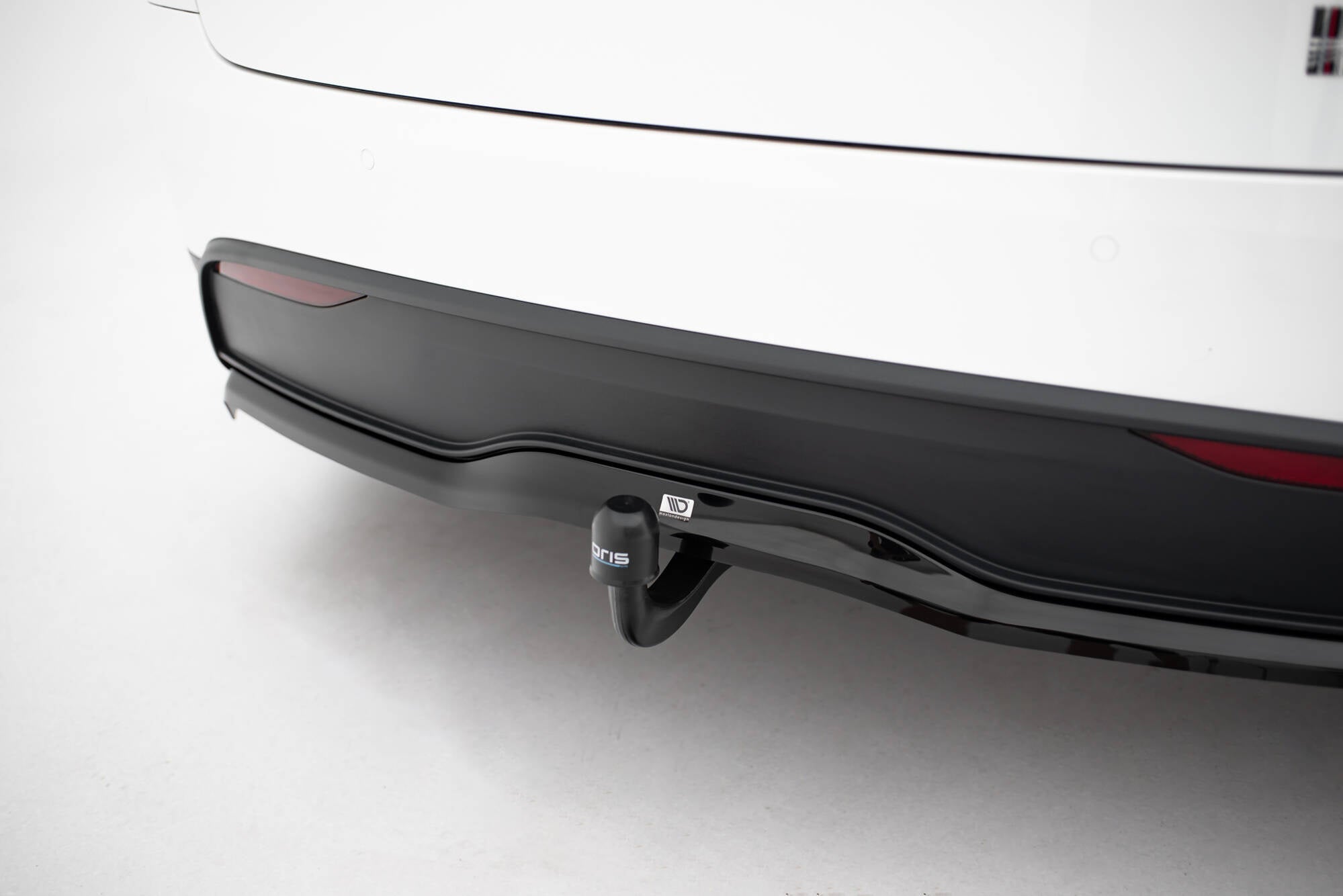Splitter trasero V.2 Tesla Model X Mk1 Facelift (con barras verticales)