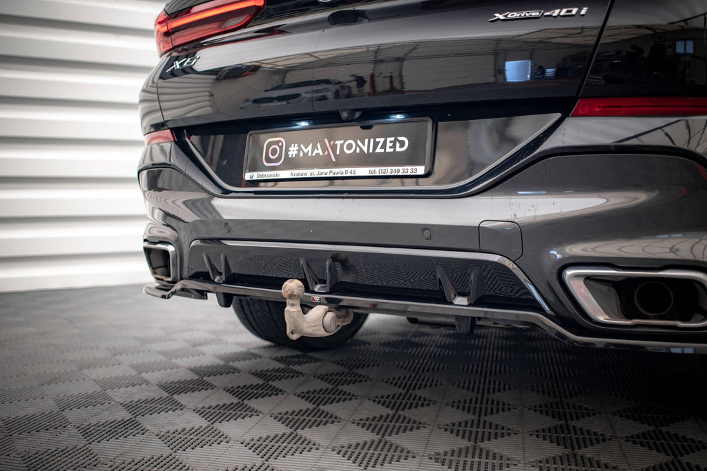 Splitter trasero V.3 BMW X6 M-Pack G06 (con barras verticales)
